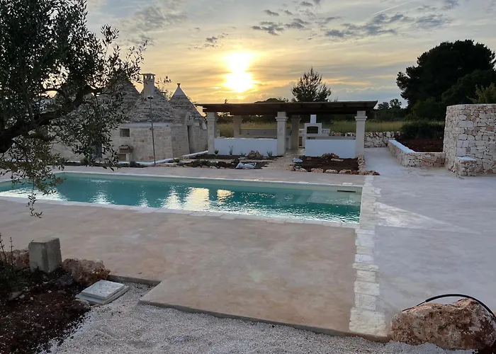 Casa de Férias Luxury Trulli Di Giulia, Exclusive With Private Pool In Valle D'itria, Puglia
