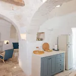 Luxury Trulli Di Giulia, Exclusive With Private Pool In Valle D'itria - Br, Puglia 펜션 *