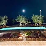 Luxury Trulli Di Giulia, Exclusive With Private Pool In Valle D'itria - Br, Puglia