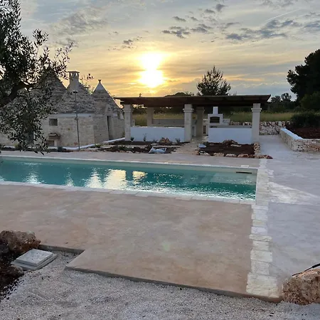 Hébergement de vacances Luxury Trulli Di Giulia, Exclusive With Private Pool In Valle D'itria - Br, Puglia
