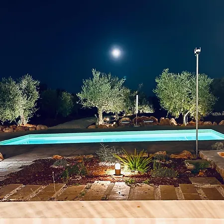 Luxury Trulli Di Giulia, Exclusive With Private Pool In Valle D'itria - Br, Puglia